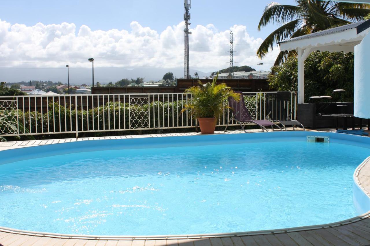 Hotel Lauraym 1 Baie-Mahault Exterior foto